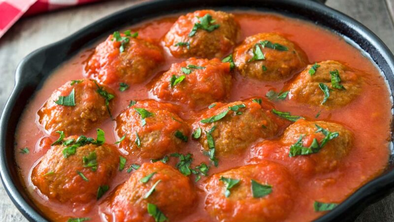 Receta de albóndigas con tomate