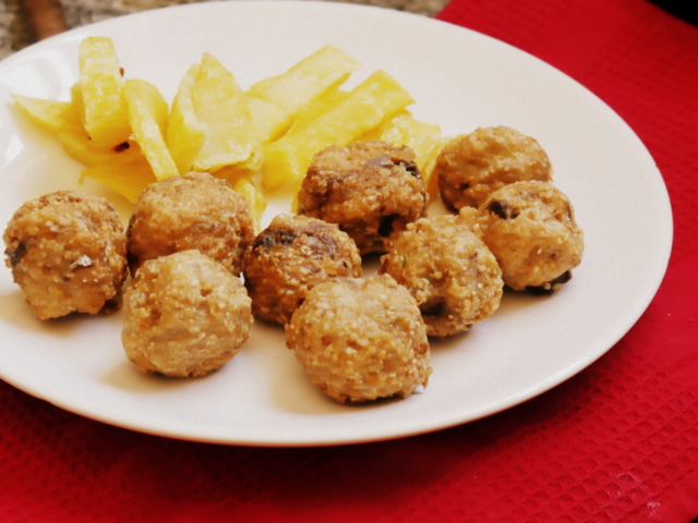 Comida para niños: bolitas de pescado