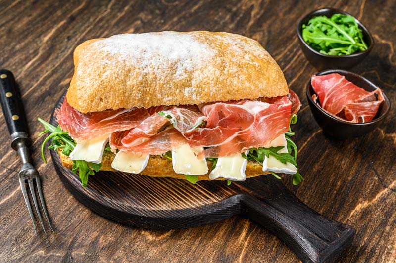 Sandwich de jamón crudo