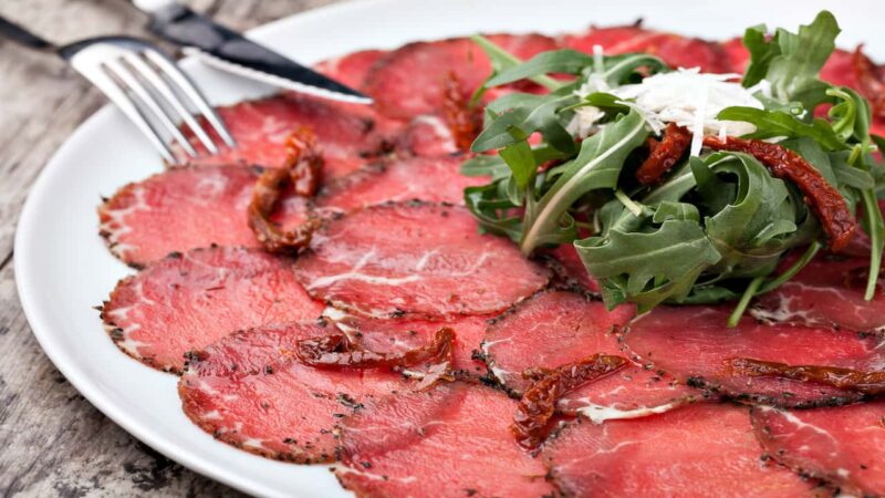 carpaccio de ternera con parmesano