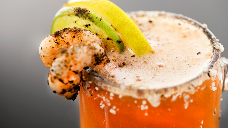 Michelada con camarones